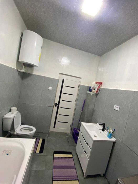 Продается дом в городе Нуравшон бывшая Той Тема 4 сотки 4 комнаты.