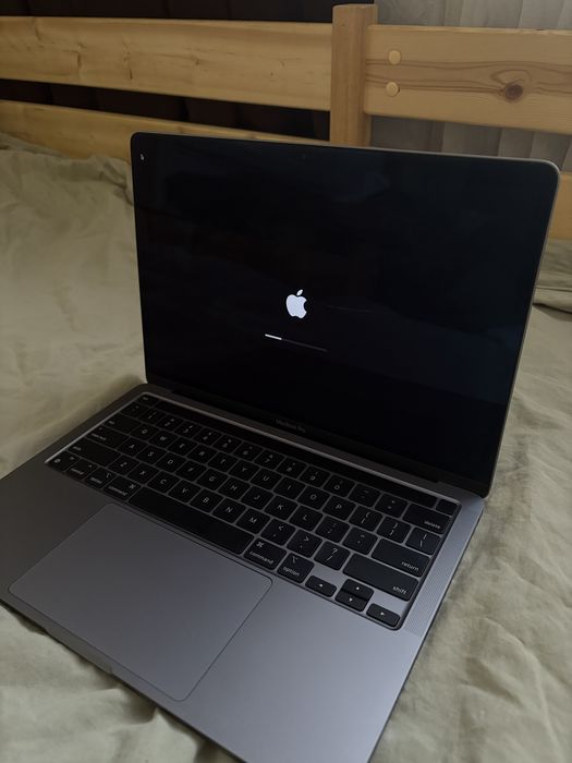 Продам MacBook Pro 13 (2020) M1 с Touch Bar