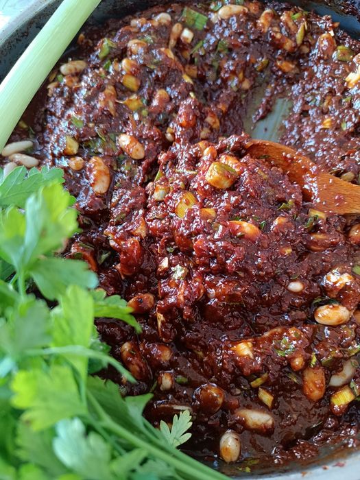 Бобена салата с домашна лютеница - ограничено количество