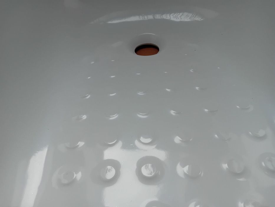 Акрилна вана 130х70 см комплект