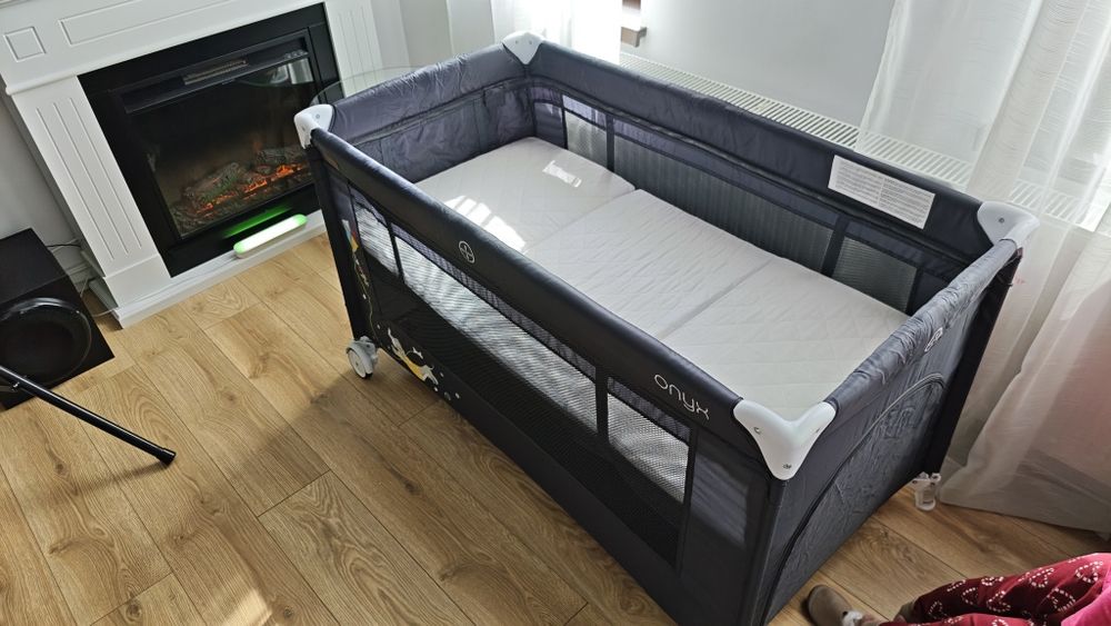 Vând pătuț copii Chipolino Onyx portabil produs că nou