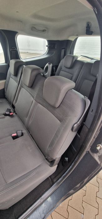 Vând Dacia Lodgy 1.5 dci,6 trepte 109 CP,Prestige ,7locuri, 2012 !