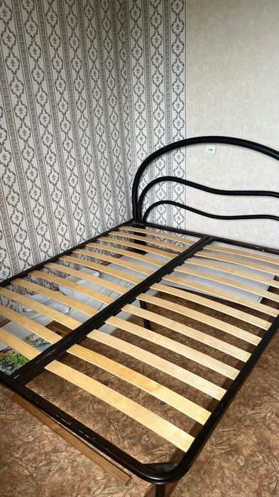 Продам кровать двухспальную