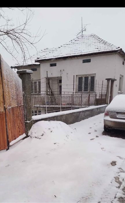 Къща в с.Писарово на 29км от Плевен