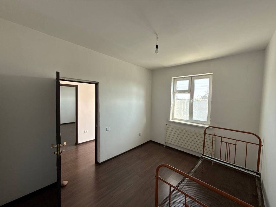 Uy sotiladi Yangyol tumani Gulbahor