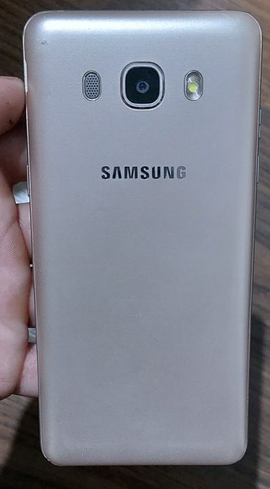 Samsung Galaxy J5 2016 funcțional perfect liber de rețea preț mic.