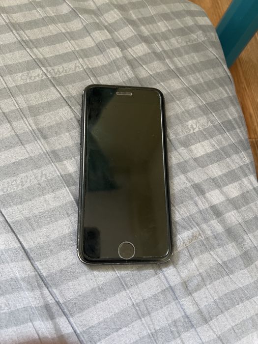 Iphone se 2020 б/у