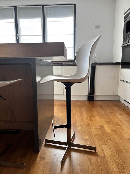 3 scaune BoConcept