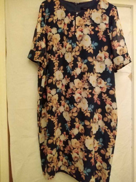 Rochie din matase cu model floral