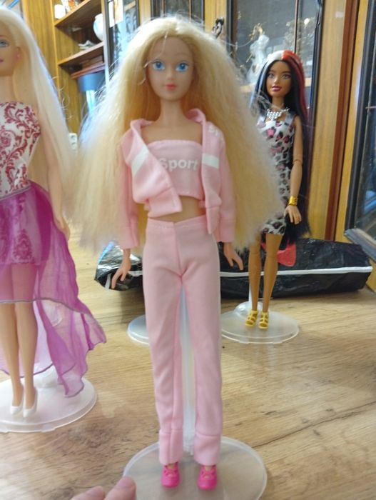 Куклы Барби  продаются