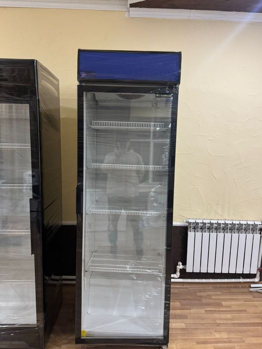 Продаются витрины холодильник