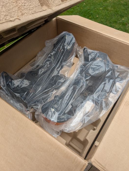 FJ cruiser Toyota на части . Броня и фарове