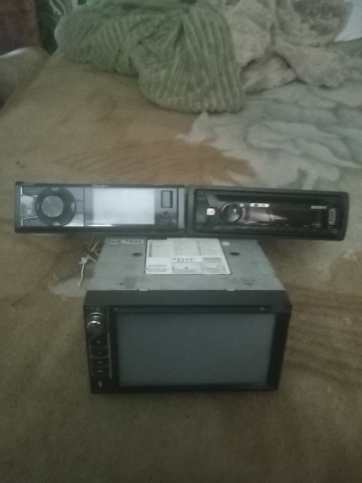 Продам магнитолы Субару. Сони. Пионер.