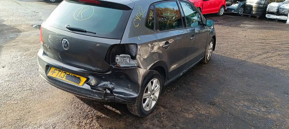 Dezmembrari / Dezmembrez Volkswagen Polo (6R) 1.2 Benz CGPB cutie viteze manuala cod culoare LD7R