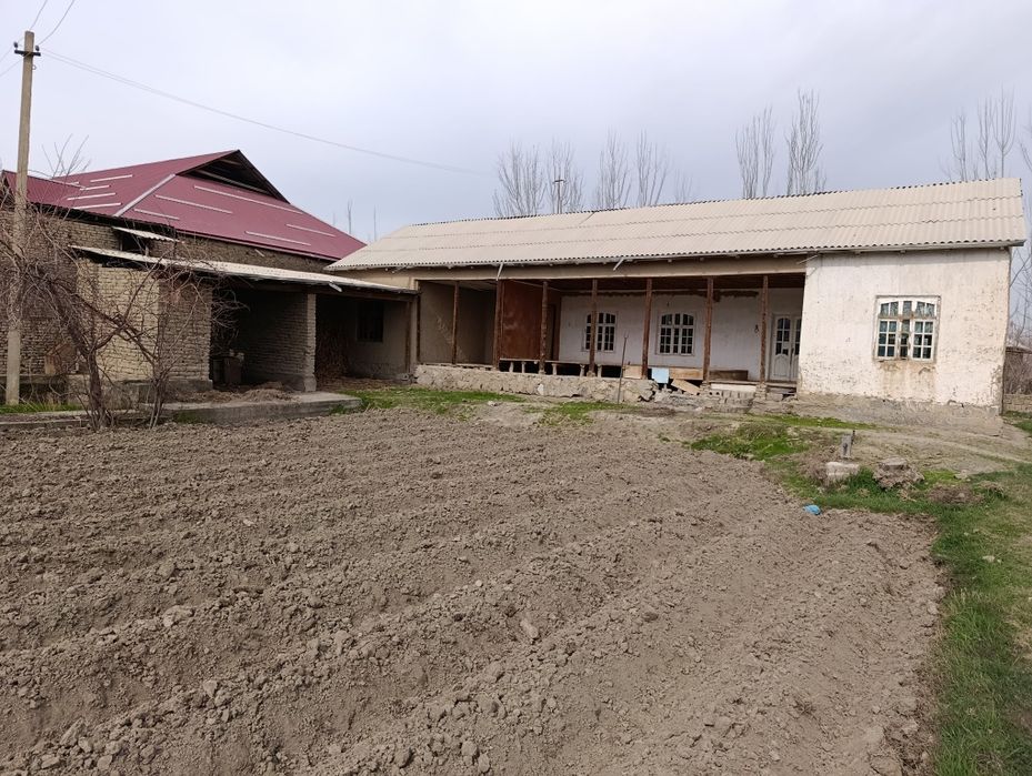 Katta Hovli sotiladi 17 sotix