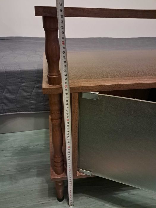 Малко ретро шкафче за телевизор