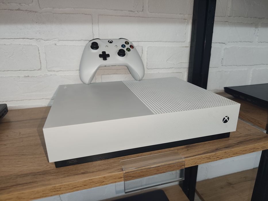 Игровая приставка Xbox one S