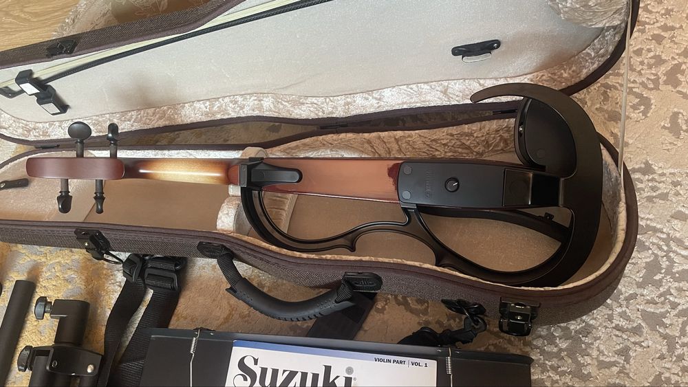 Yamaha Silent Violin YSV-104BR 4/4 – completă + husă + accesorii