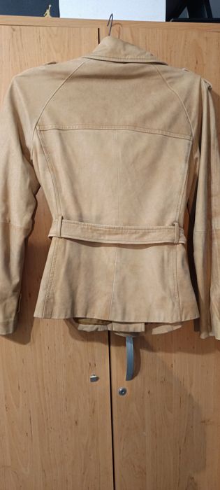 Jachetă scurtă din piele naturală Zara Basic – mărime M