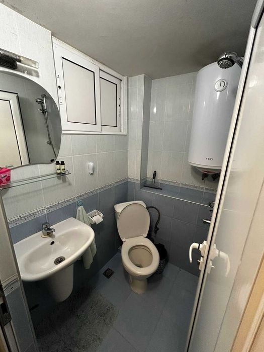 Отдавам самостоятелна квартира(къща) на две нива+