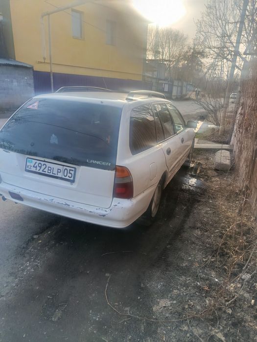 Митсубиси лансер