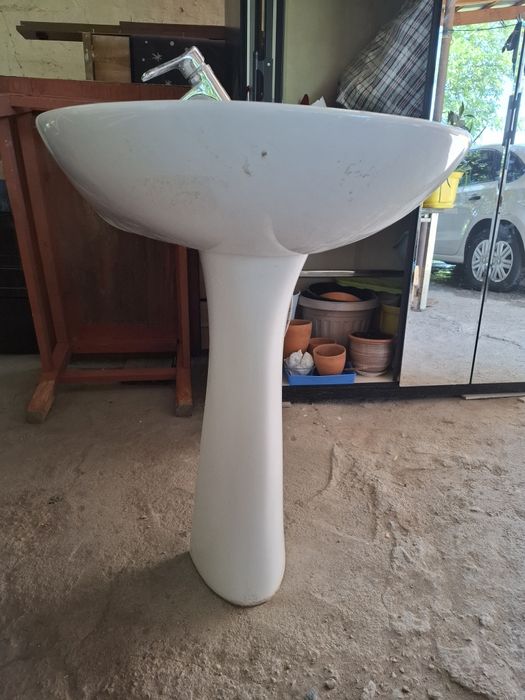 Раковина б/у с пьедисиалом
