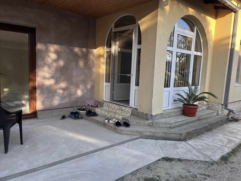 Uși și ferestre aluminiu cu geam termopan – stare bună, demontate recent