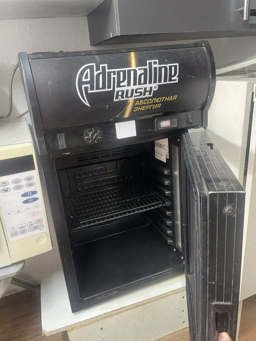 Adrenaline Rush холодильник продаю б/у рабочем состояние