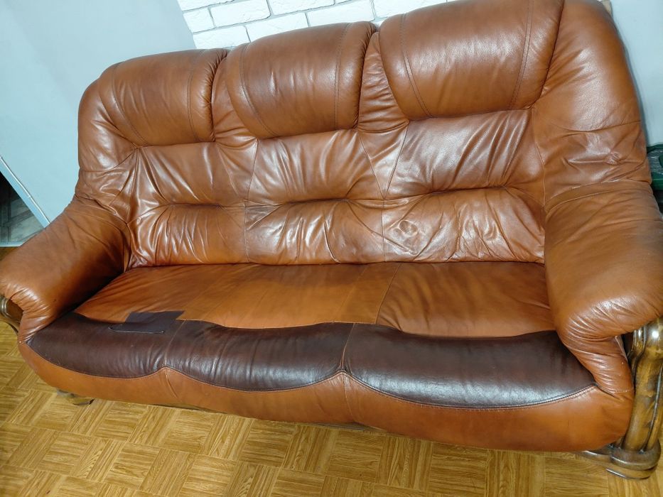 Диван кожанный из дерева