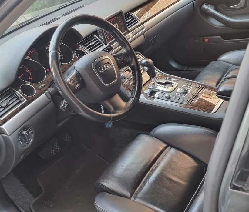 Audi  A8  3.0 tdi Quattro