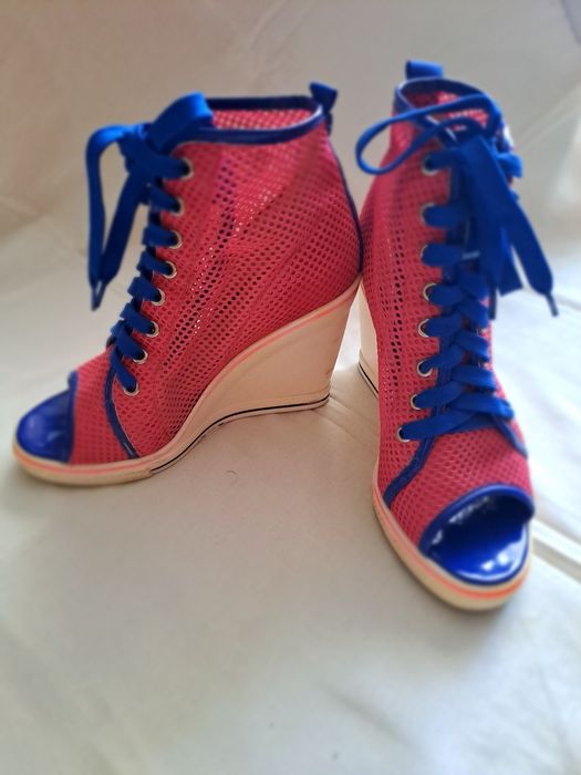 Продам босоножки-кеды 38 размера