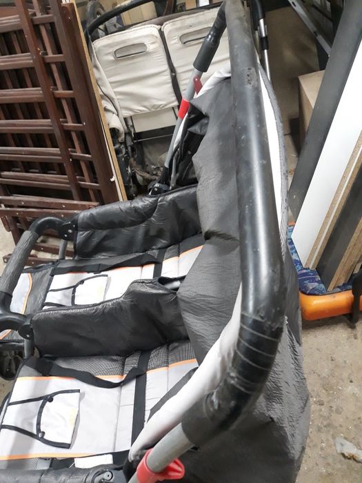 Коляска для блезнецов