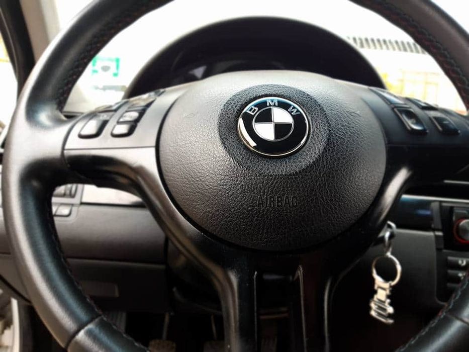 Бяло и синьо или бяло с черно Емблема за Бмв 82мм 74мм или 78мм