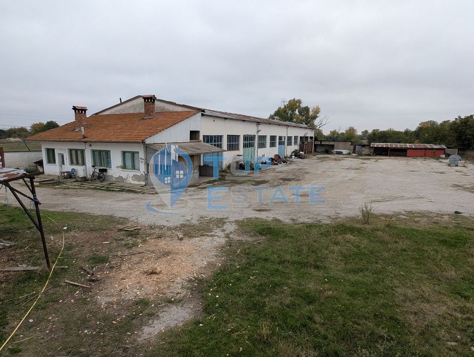 Продава се Промишлена сграда в с. Ресен, Област Велико Търново - 652 кв.м за 283 €/кв.м - Снимка #10