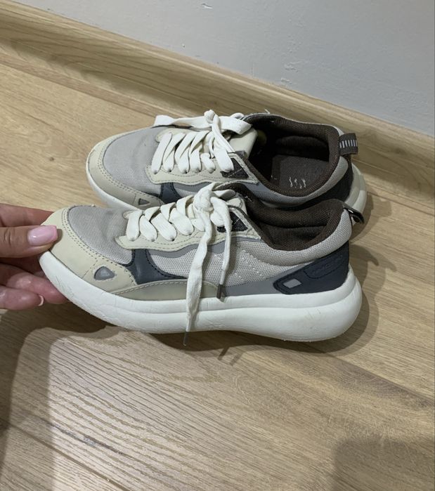 Маратонки на зара