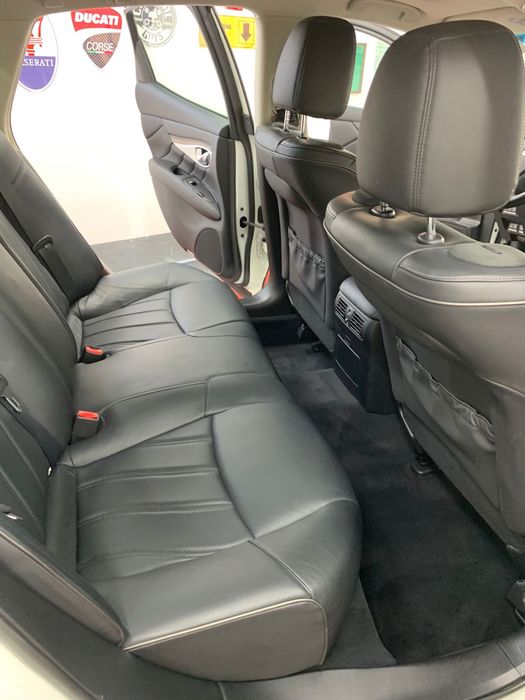 Transfer aeroport Trasport persoane Sofer personal Rent a car cu sofer