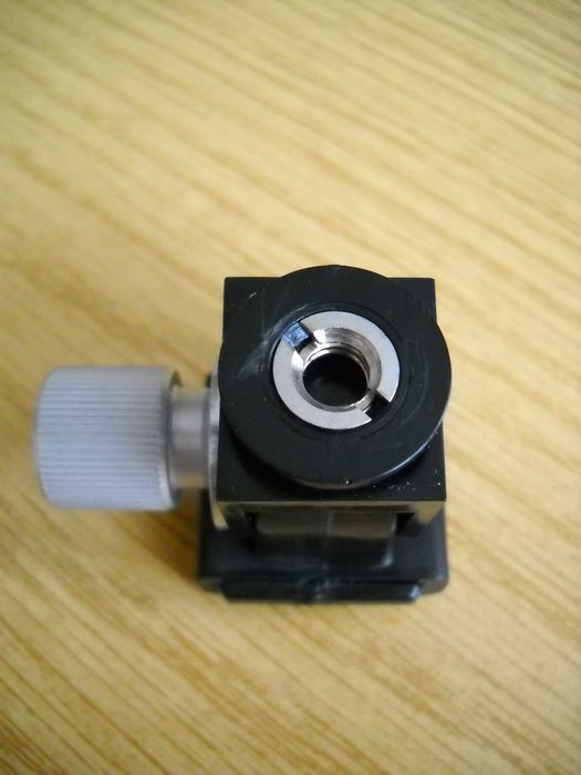 Продавам нови аксесоари за фотосветкавица