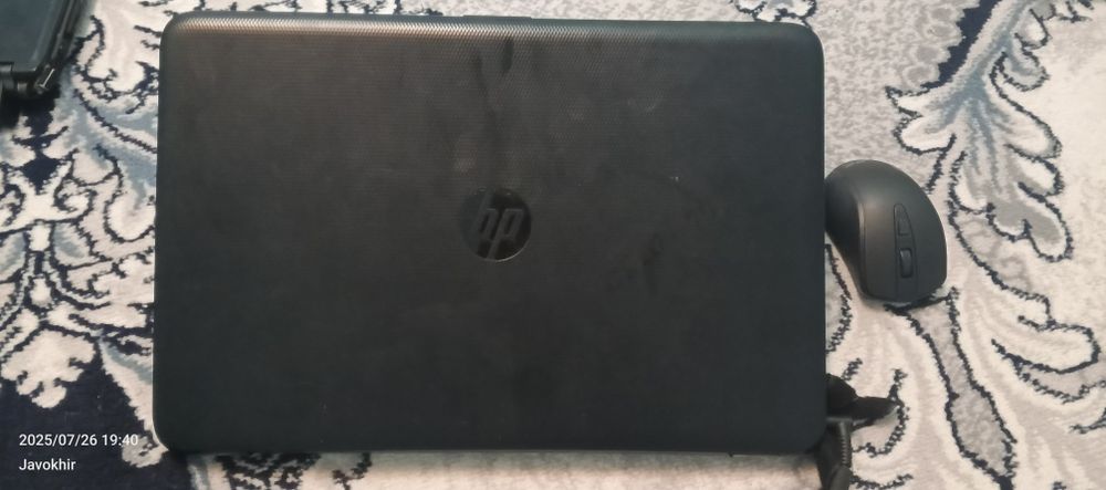 HP kompyuter  katta qora