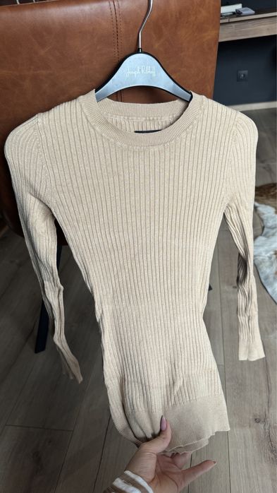 Бежова тясна блуза