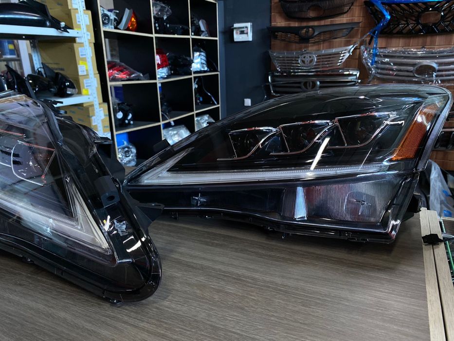 Комплект фарь для Lexus IS 250