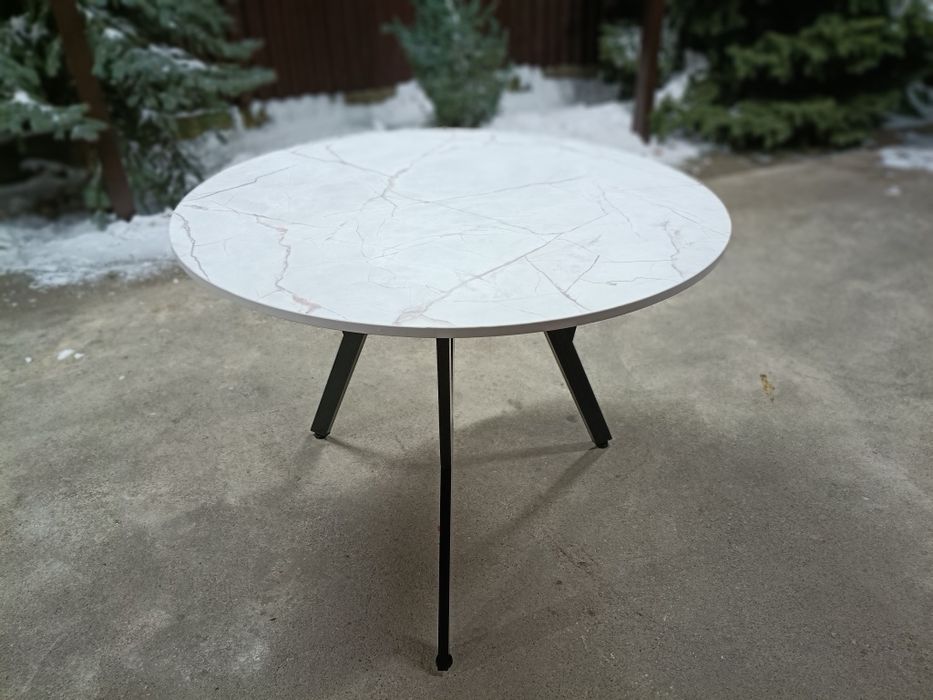 Стол новый  срочно