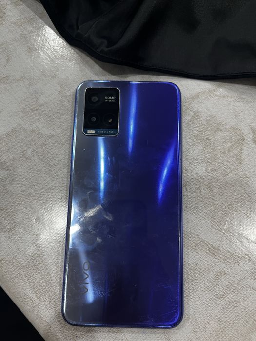 Продам Vivo Y21.