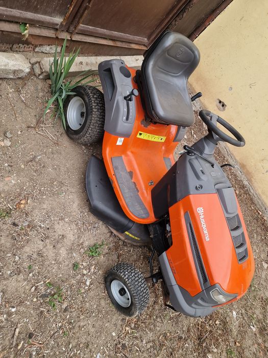 Tractoras gazon Husqvarna