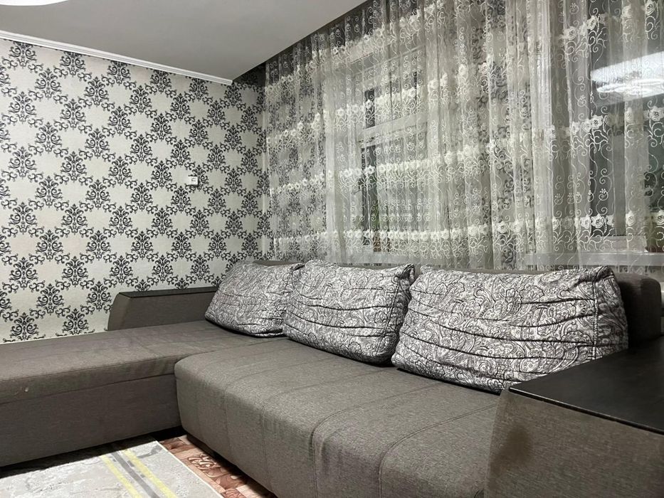 Продам Диван для зала