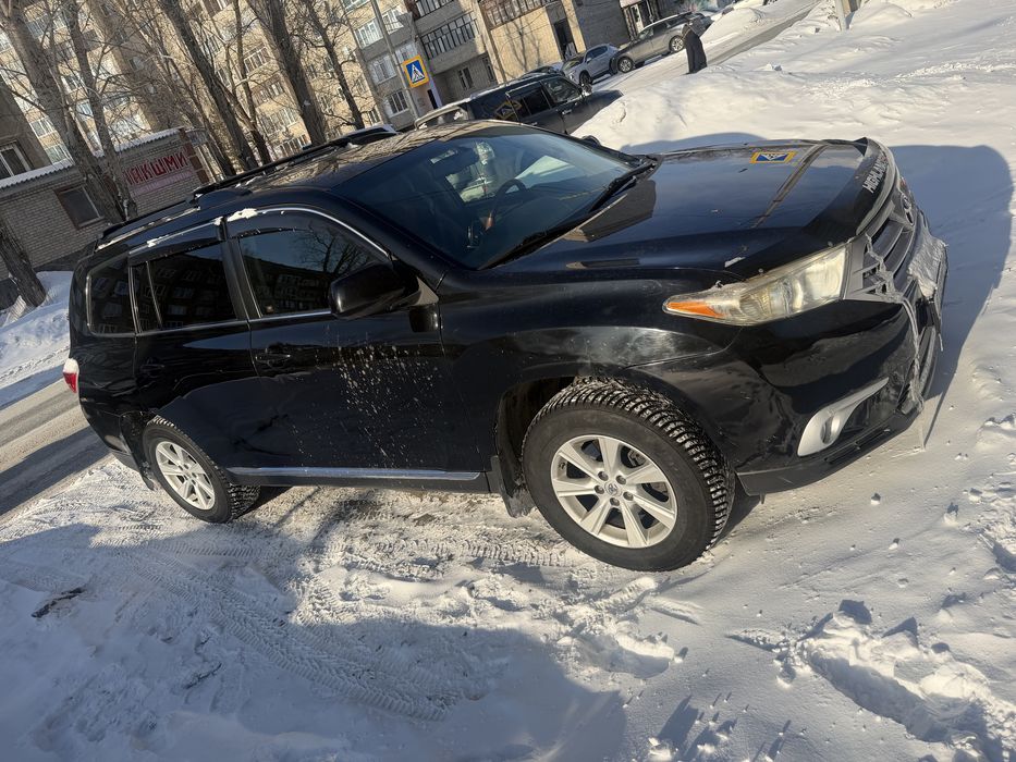 Продам машину Toyota Highlander
