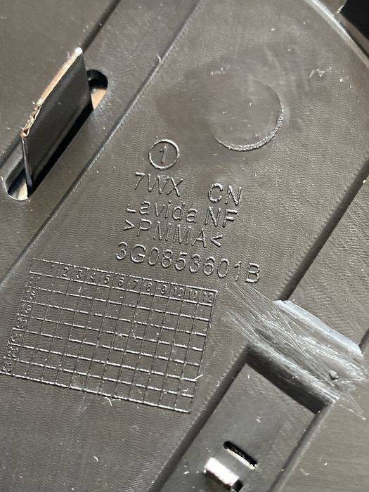 Передний значак фольксваген