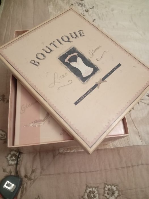 Картонные контейнеры.