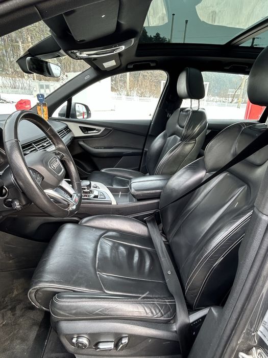 Audi Q7 3.0tdi S-line  7persoane