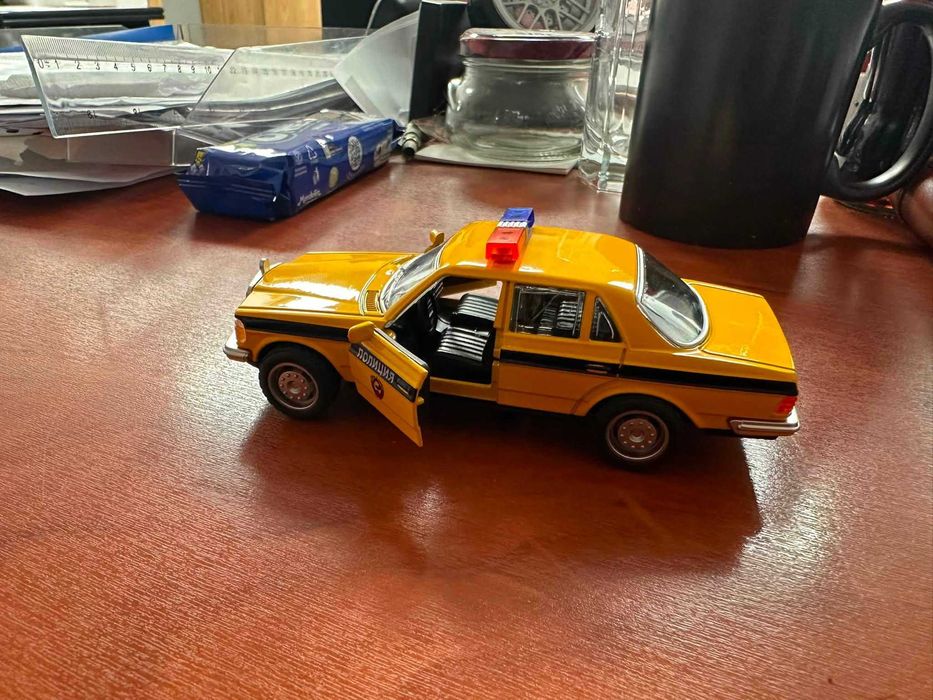 Macheta Mercedes Benz 123 - Cobra 1/43