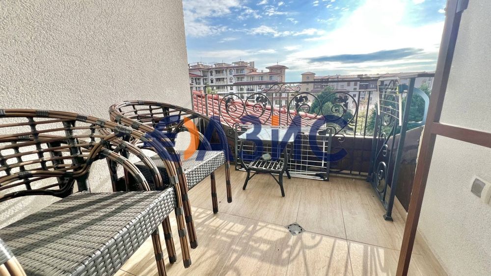 Продава се Двустаен апартамент в Несебър - 65 кв.м за 1020 €/кв.м - Снимка #3